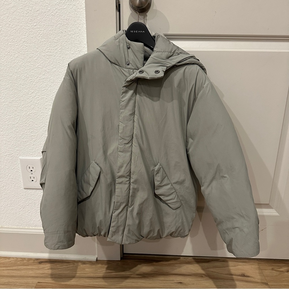 ZARA KIDS Light Gray Hooded Puffer Jacket size 10/ 140 CM